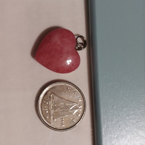 Pink Jade Heart Pendant - Picture 3 of 6